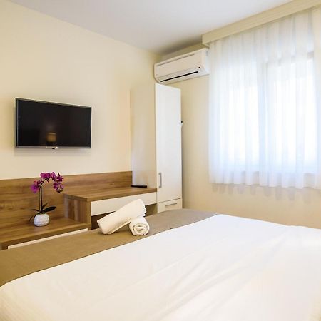 פרומאינה Apartments Leone Lukas חדר תמונה