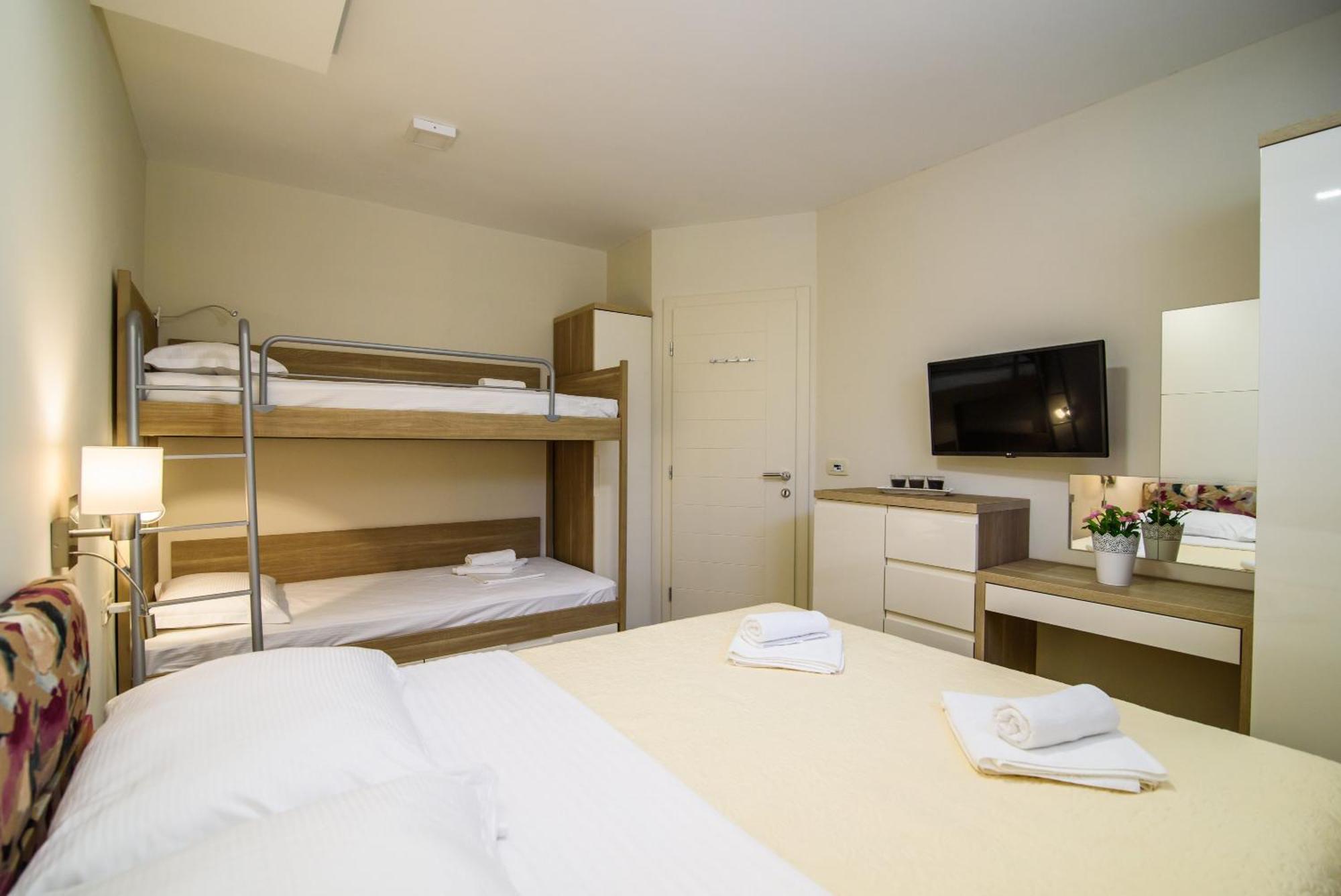 פרומאינה Apartments Leone Lukas חדר תמונה