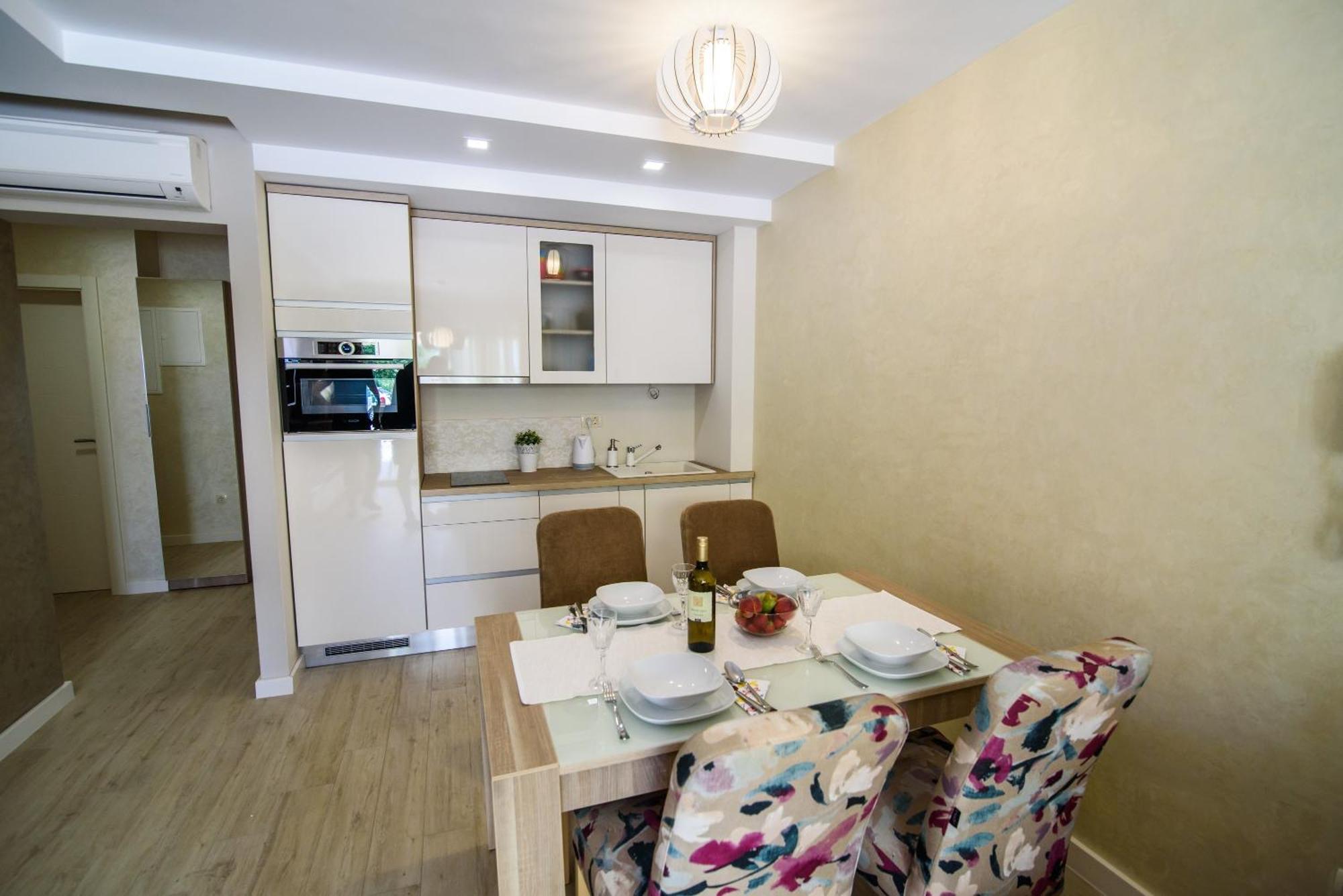 פרומאינה Apartments Leone Lukas חדר תמונה