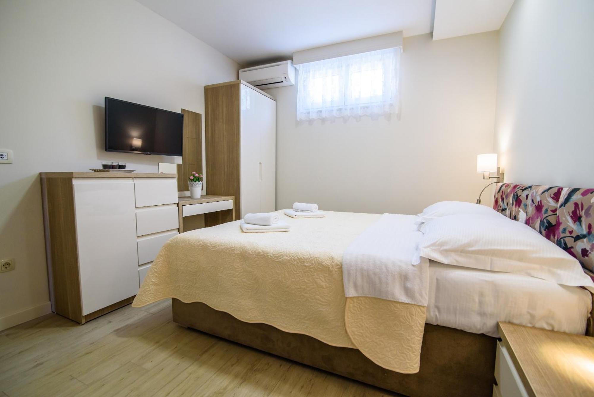 פרומאינה Apartments Leone Lukas חדר תמונה