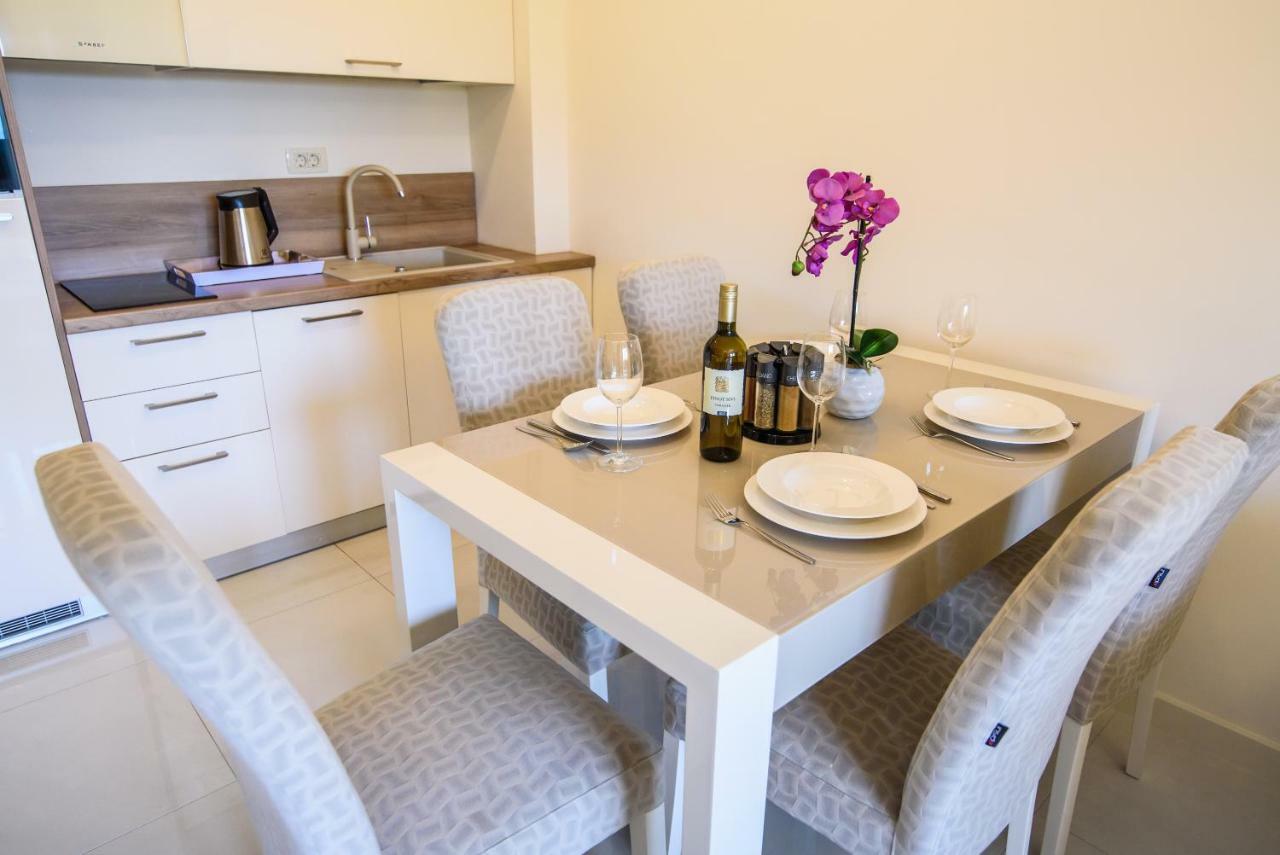 פרומאינה Apartments Leone Lukas מראה חיצוני תמונה